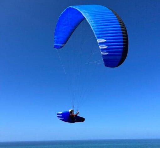BogdanFly-BF_CORVO-Blau in der luft